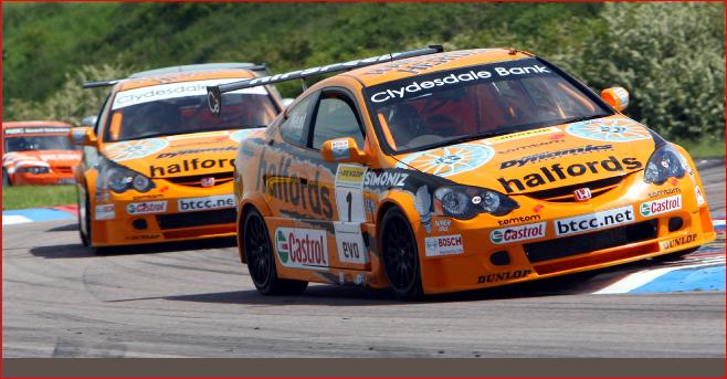 Thruxtonchicane2cars47943a